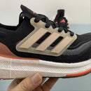 Tênis Wmns UltraBoost Light 'Black Pink Strata' HQ6349